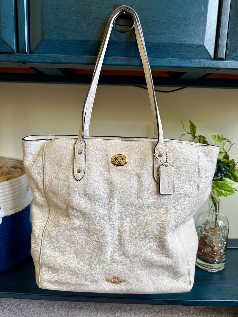 Large Coach Leather Tote in Cream with Gold tone Turnlock Closure